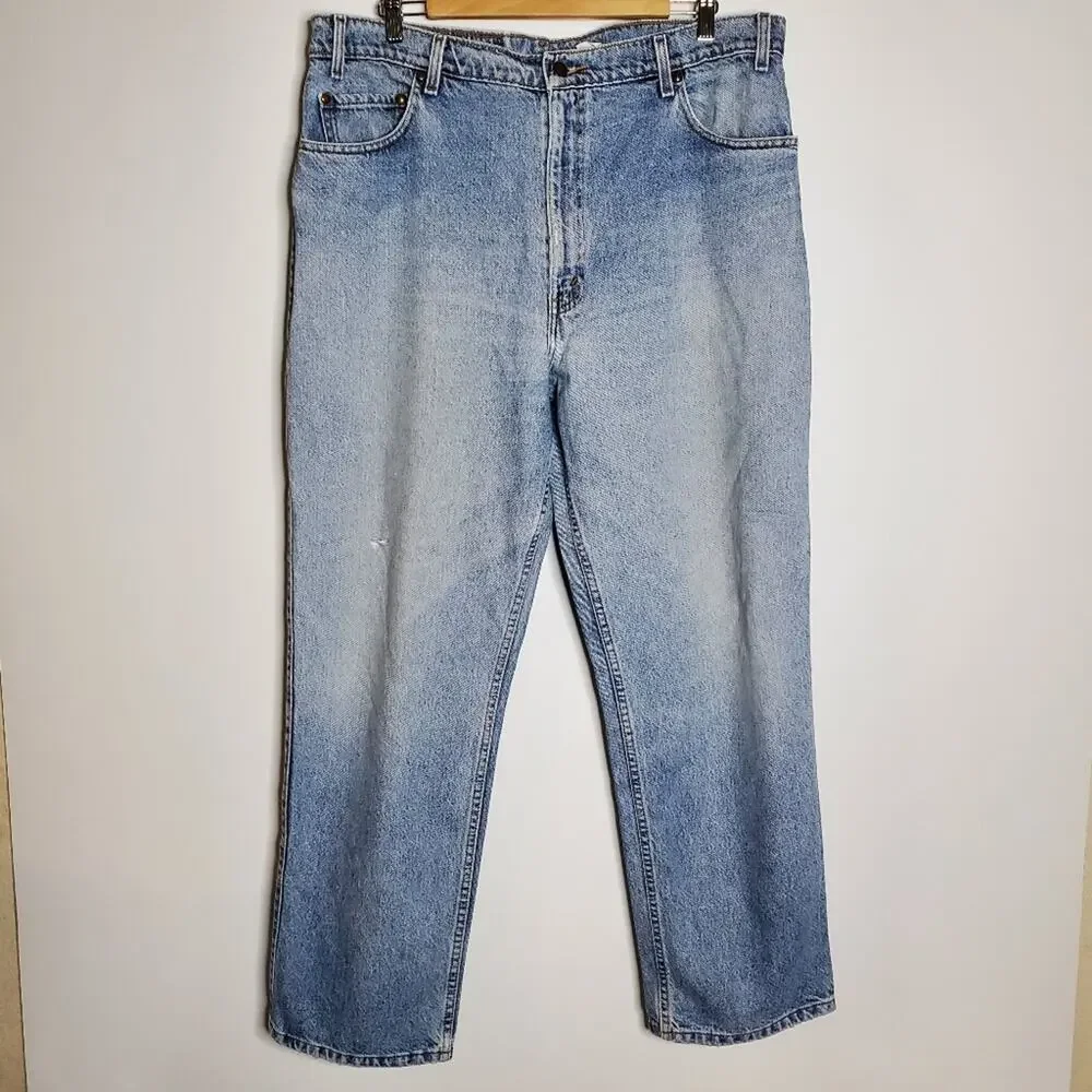 Levi's Light wash denim relaxed fit 540 Jeans Size 40x32 vintage